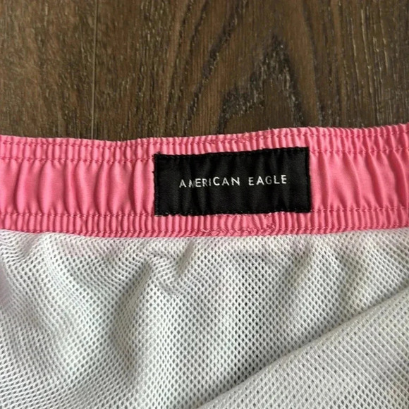American Eagle Swim Trunks.  Men’s size XL.  Like new! - Picture 4 of 7